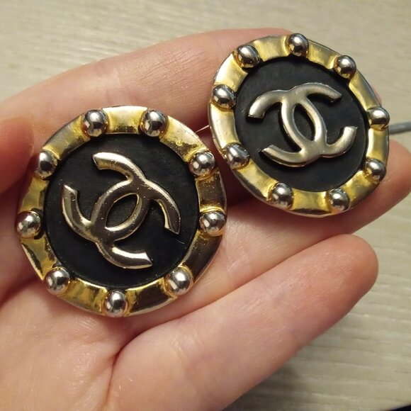 Chanel Vintage LARGE Clip On Earrings - Picture 8 of 16